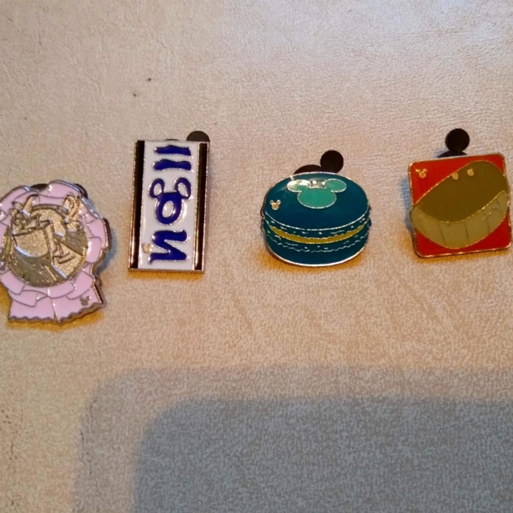 Disney Hidden Mickey pin bundle